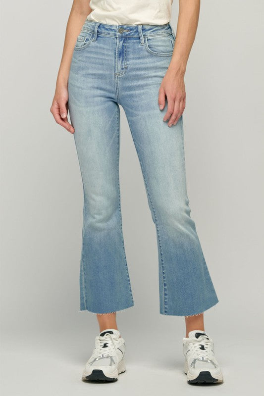 HIDDEN HAPPI LIGHT WASH CROPPED FLARE VICTORIA