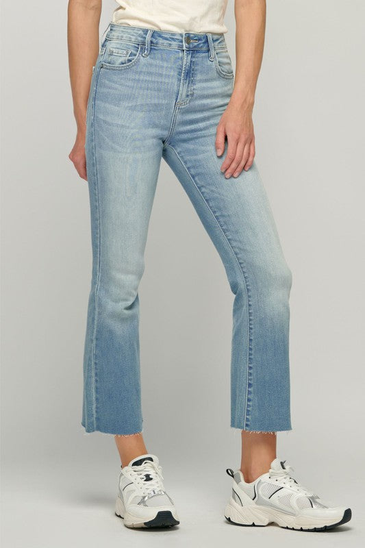 HIDDEN HAPPI LIGHT WASH CROPPED FLARE VICTORIA